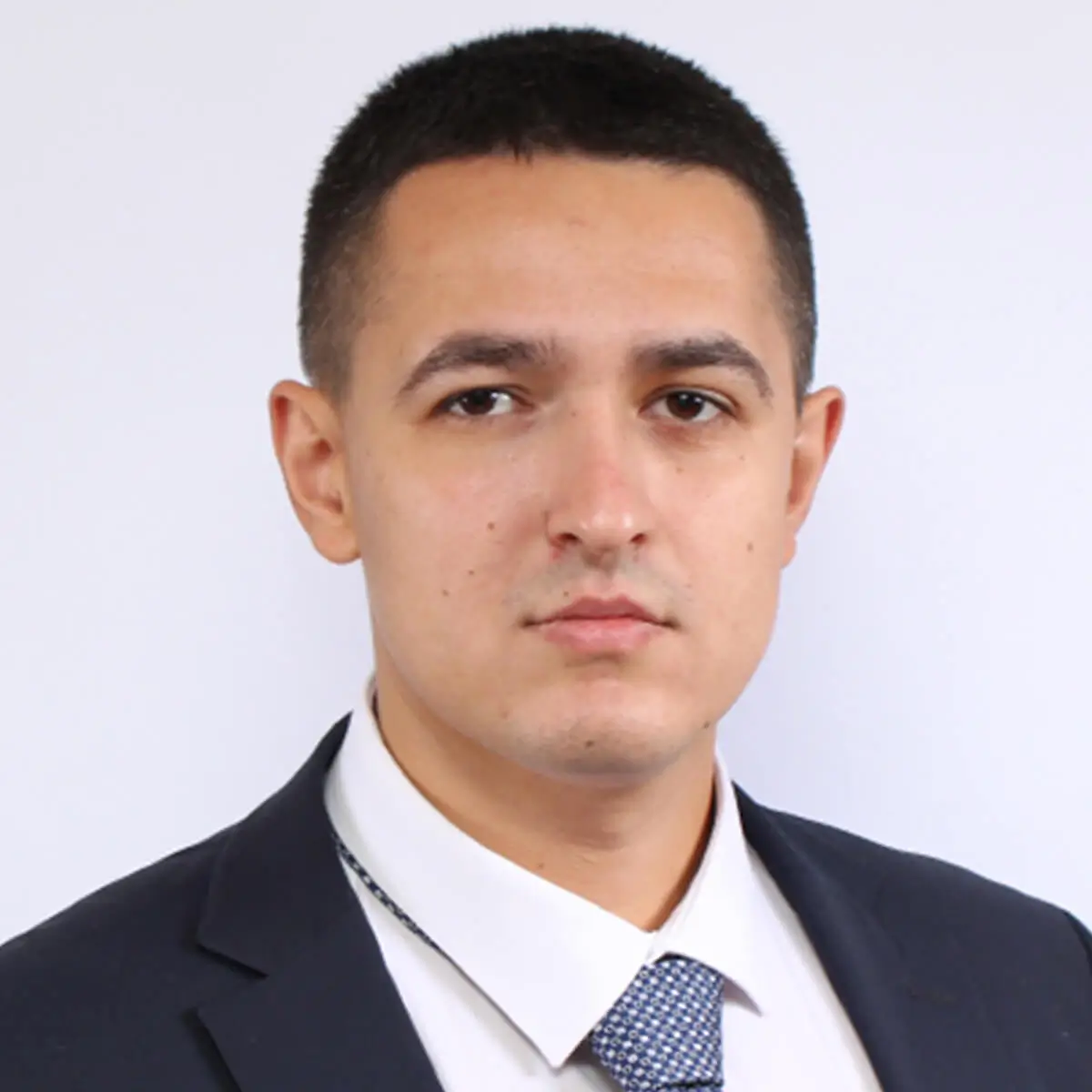 адвокат Василев практикува основно в сферите на търговското и корпоративното право